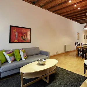Beautiful In Eixample Apartment