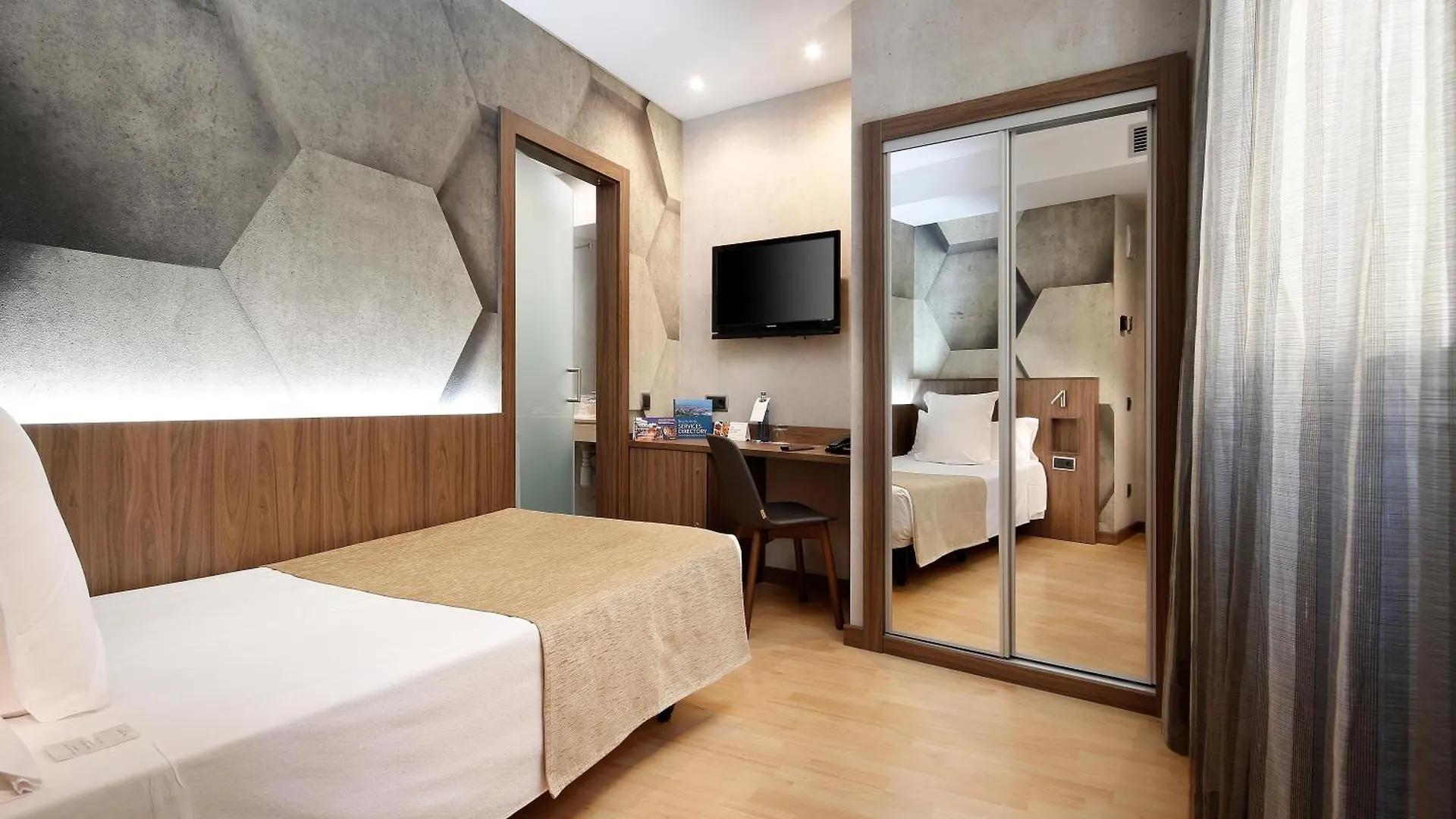 Hcc Montblanc Hotel Barcelona